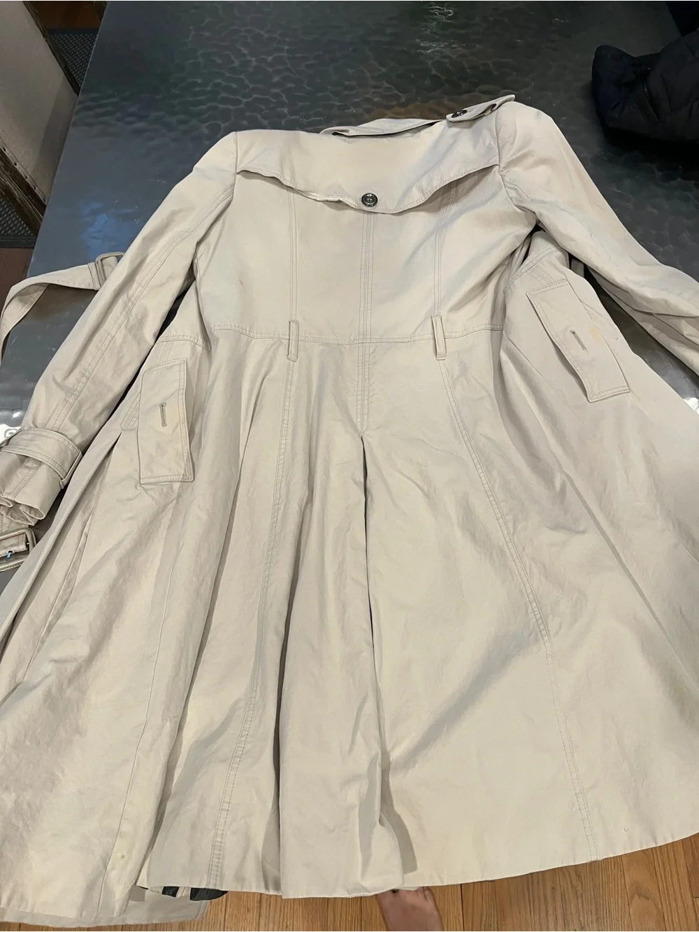 Burberry Women’s Beige/Gray Double-Breasted Belted Trench Coat - Picture 3 of 13